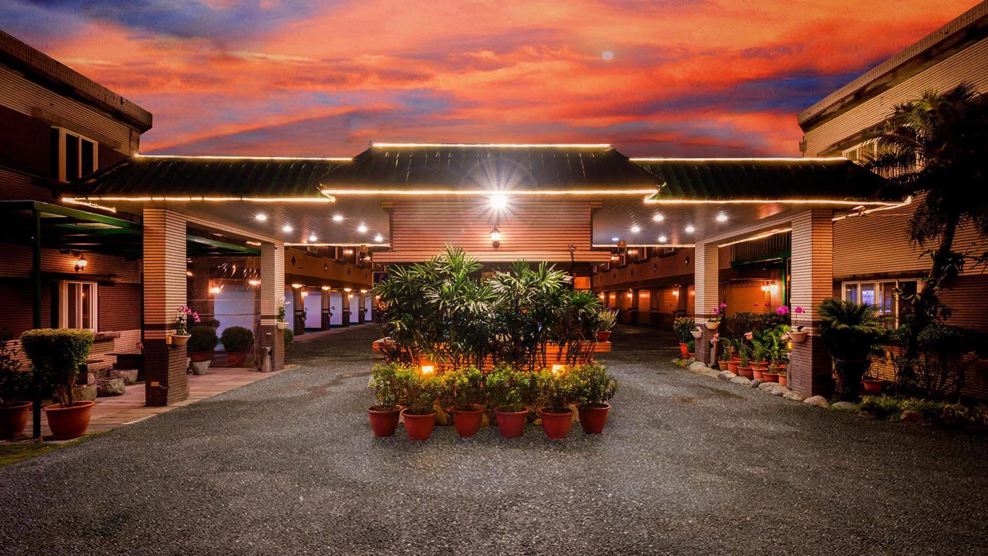 Mesasa Garden Motel Hualien Extérieur photo